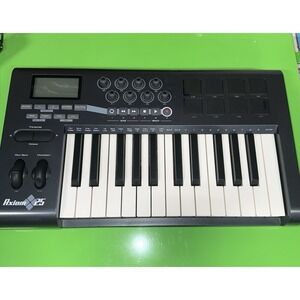 M-Audio Axiom 25 Key USB MIDI Keyboard Controller 8 Pads 8 Knobs LCD Display